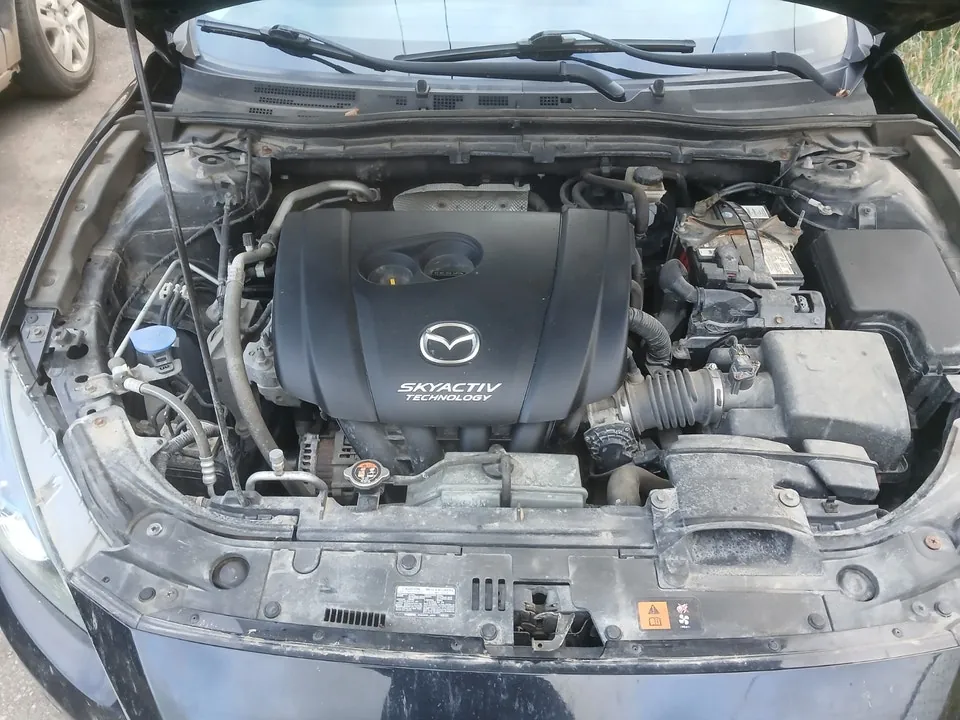 Mazda 3 2015 photo 2