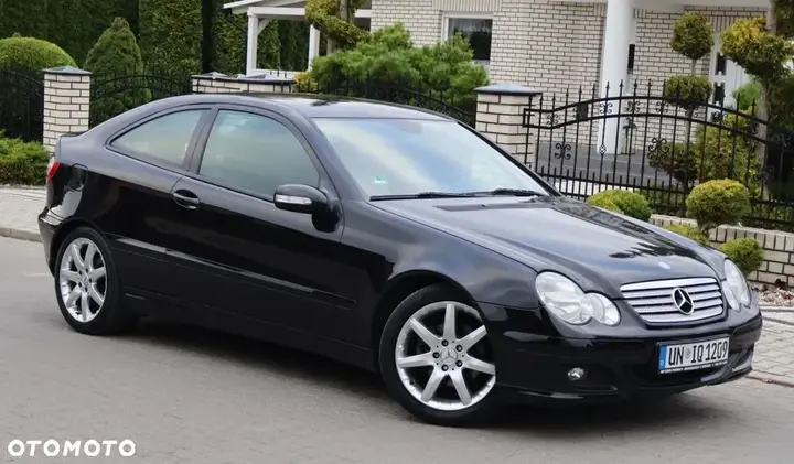 Mercedes-Benz C-Class 2006 photo 3