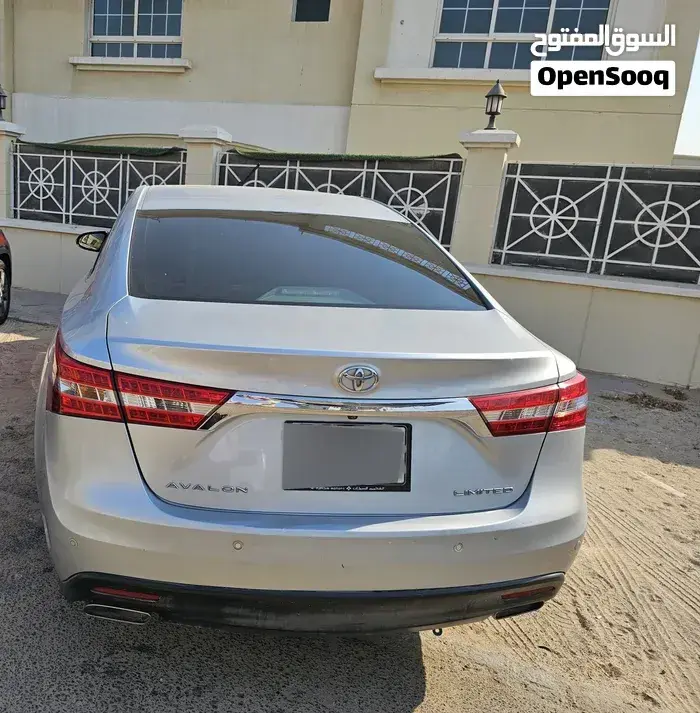 Toyota Avalon 2013 photo 2