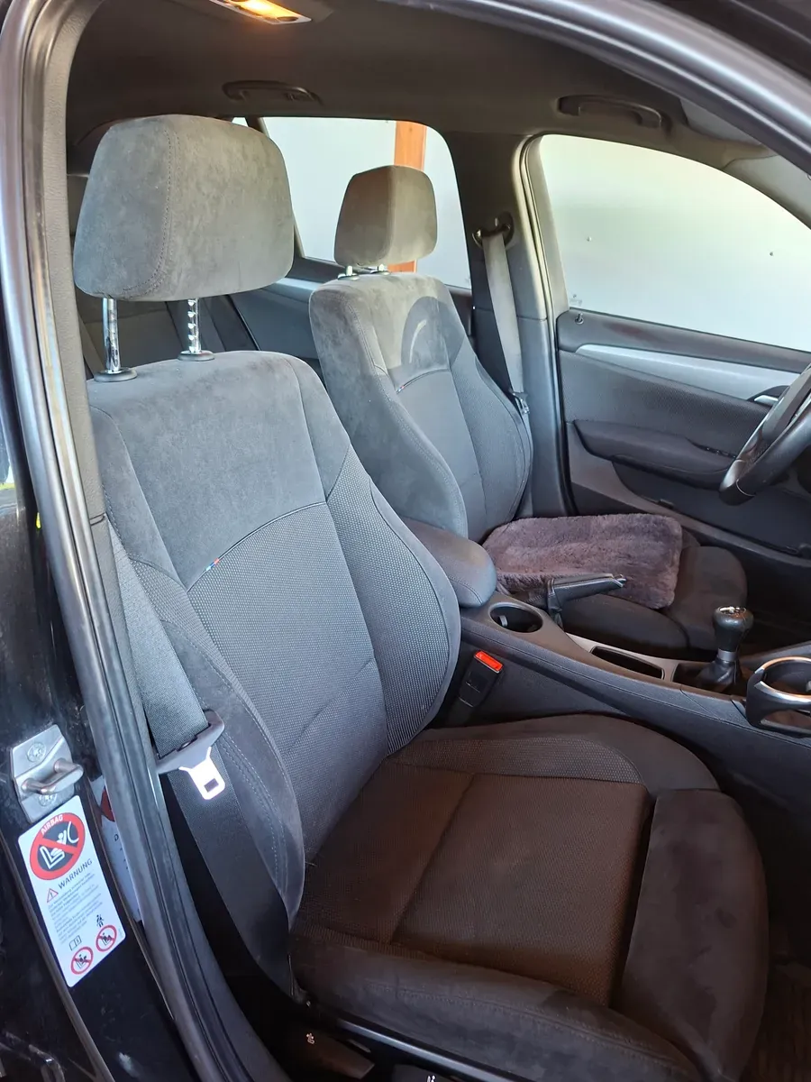 BMW X1 2011 photo 3