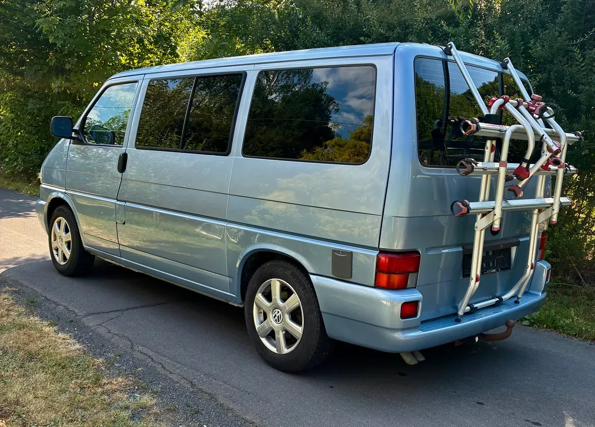 Volkswagen T4 1996 photo 2