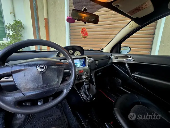 Lancia Ypsilon 2005 photo 4