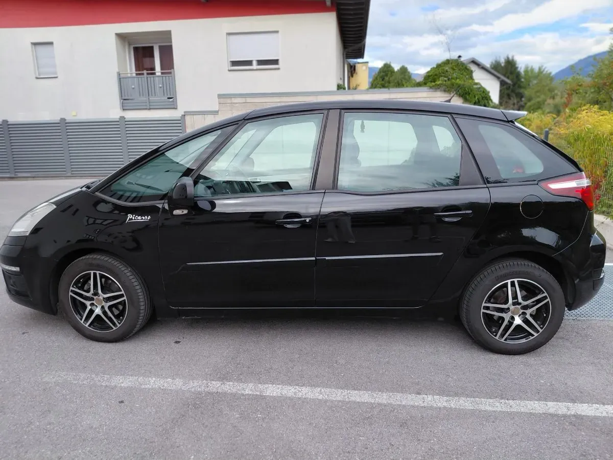 Citroen C4 Picasso 2010 photo 3