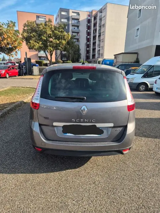 Renault Grand Scenic 2011 photo 2