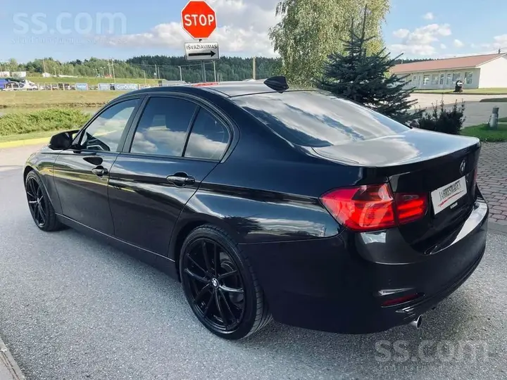 BMW 320 2013 photo 4
