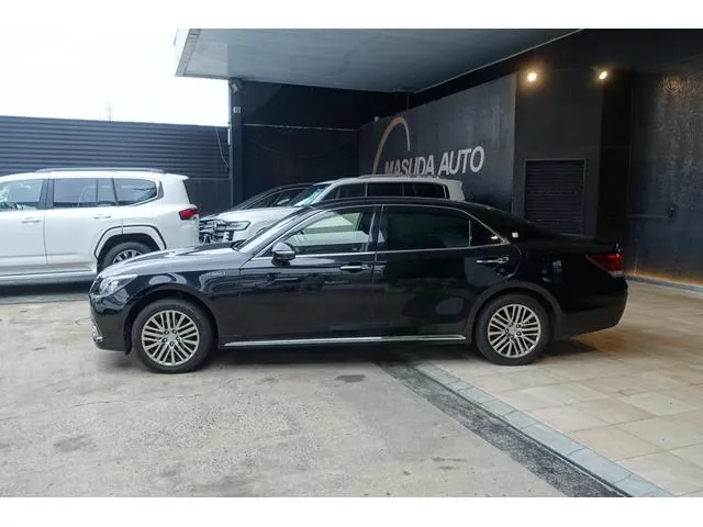 Toyota Crown Majesta 2015 photo 5