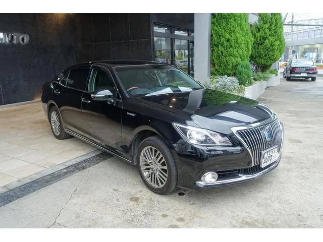 Toyota Crown Majesta 2015 photo 4