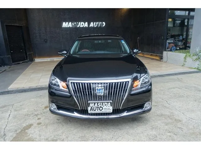 Toyota Crown Majesta 2015 photo 3