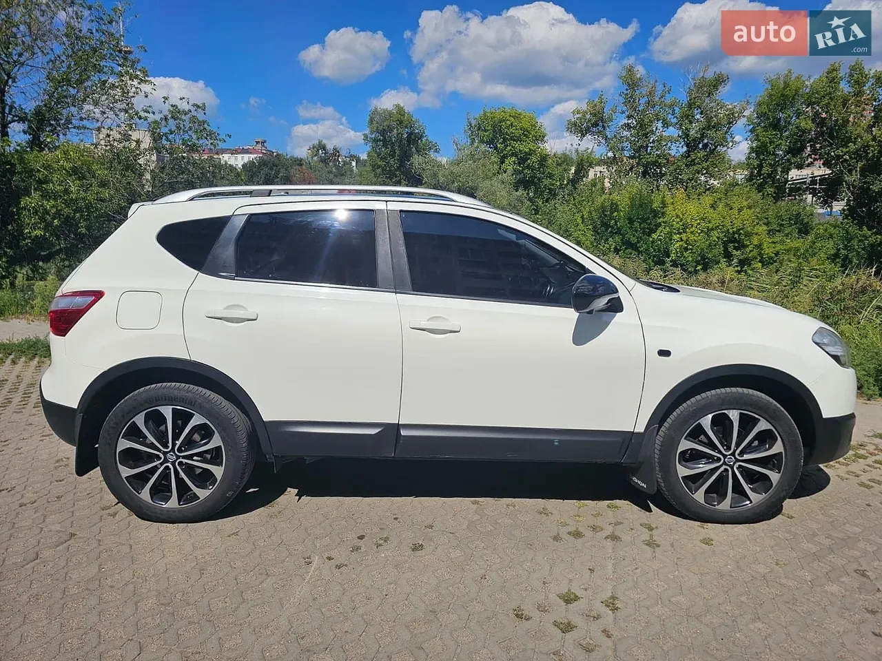 Nissan Qashqai 2012 photo 2