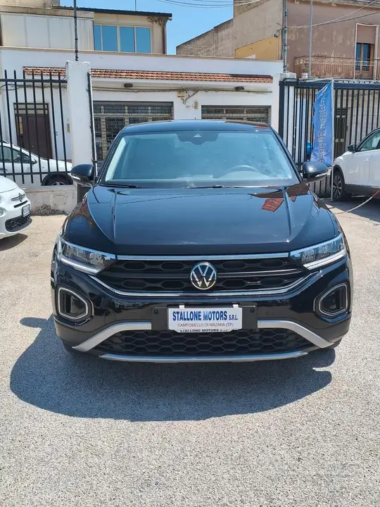 Volkswagen T-Roc 2022 photo 2