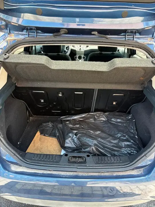 Ford Fiesta 2010 photo 4