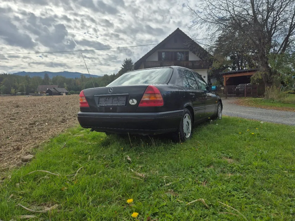 Mercedes-Benz C-Class 1995 photo 3
