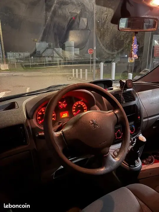 Peugeot Expert Combi 2008 photo 3