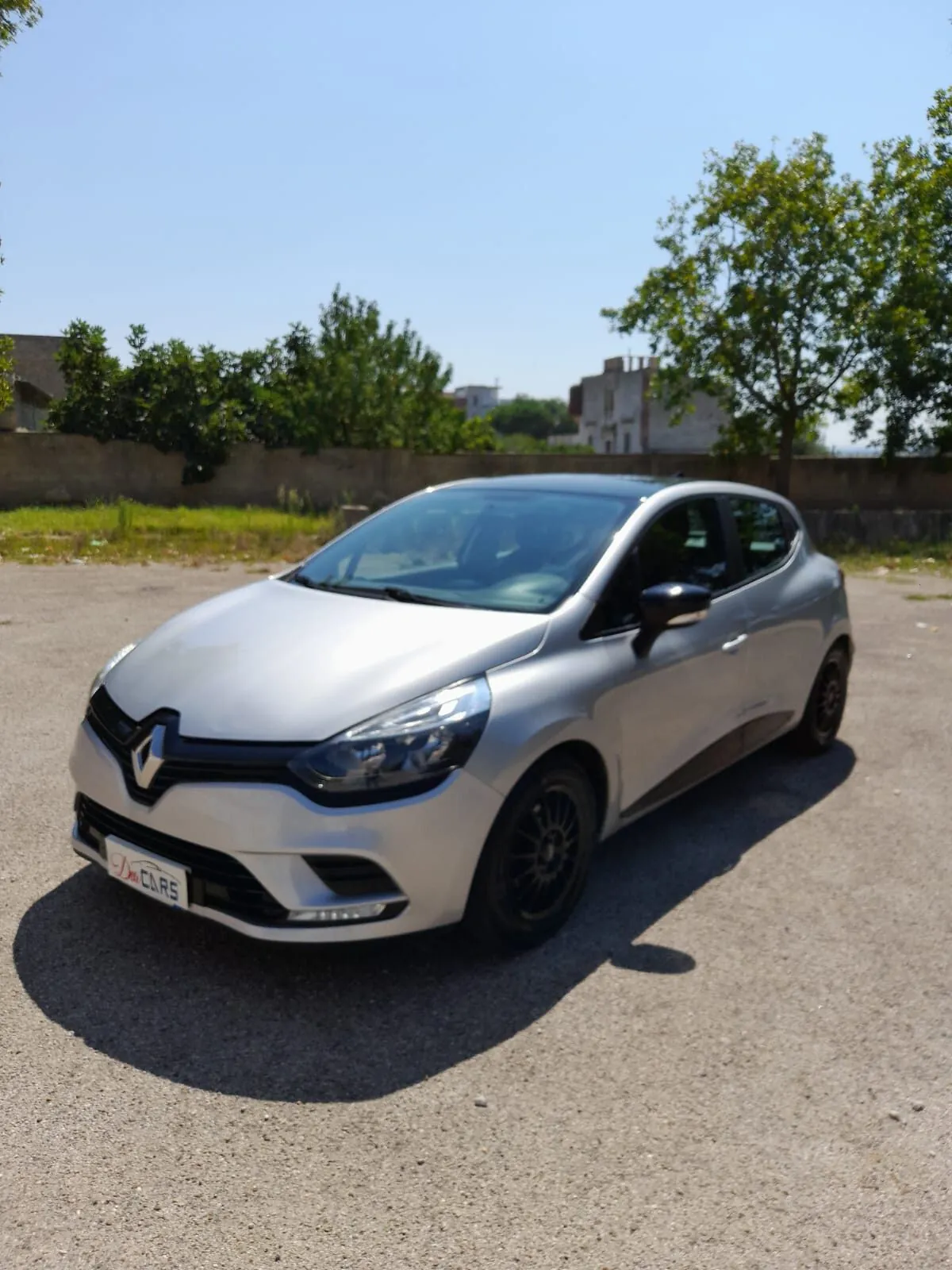 Renault Clio 2017 photo 2