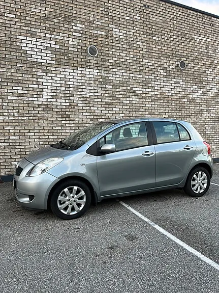 Toyota Yaris 2006 photo 2