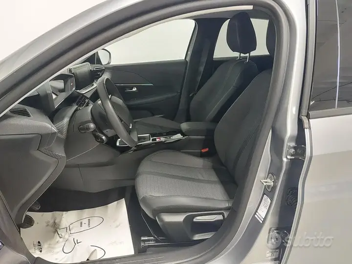 Peugeot 208 2023 photo 3