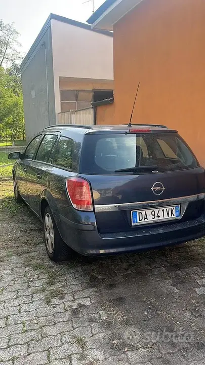 Opel Astra 2006 photo 2