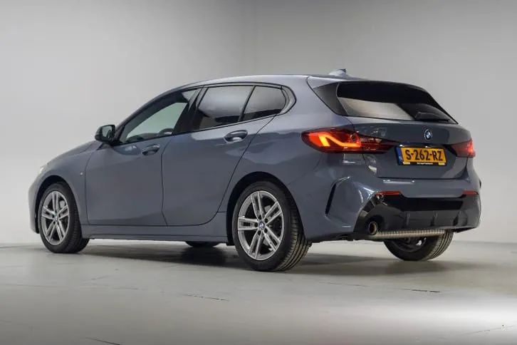BMW 1 Series 2023 photo 3