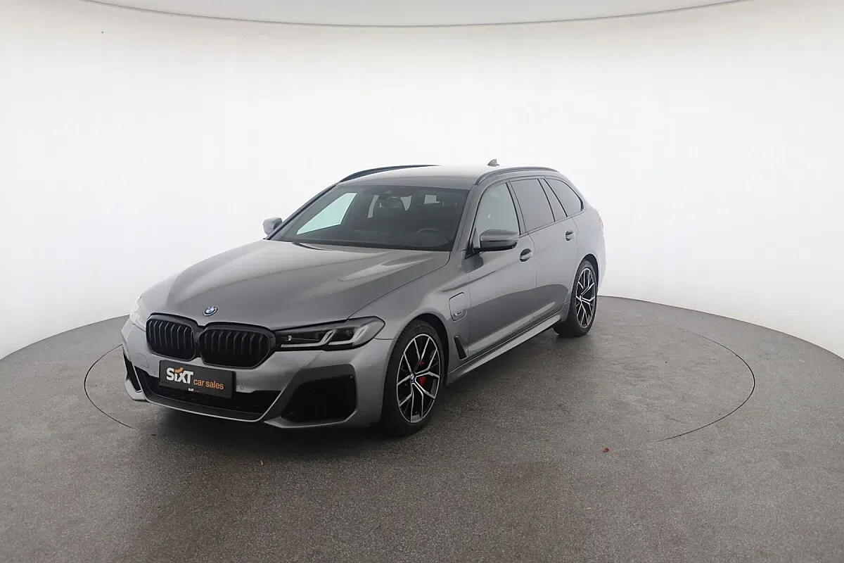 BMW 5 Series 2023 photo 3