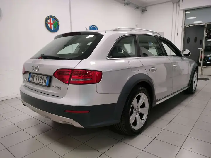 Audi A4 Allroad 2009 photo 4