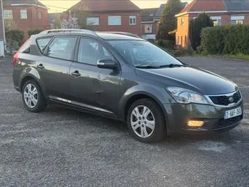 Kia Ceed 2010 photo 2