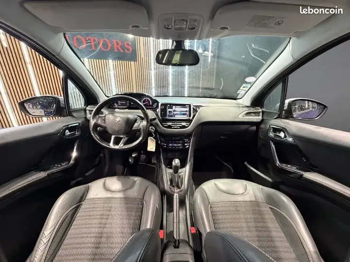 Peugeot 208 2012 photo 5