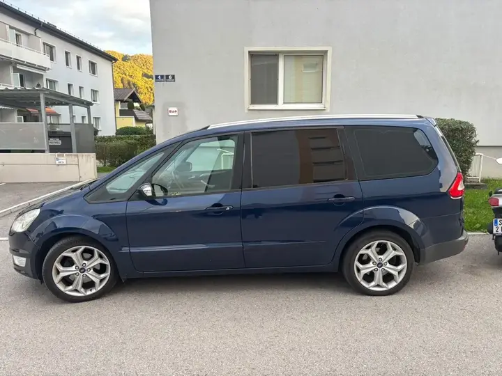 Ford Galaxy 2012 photo 3