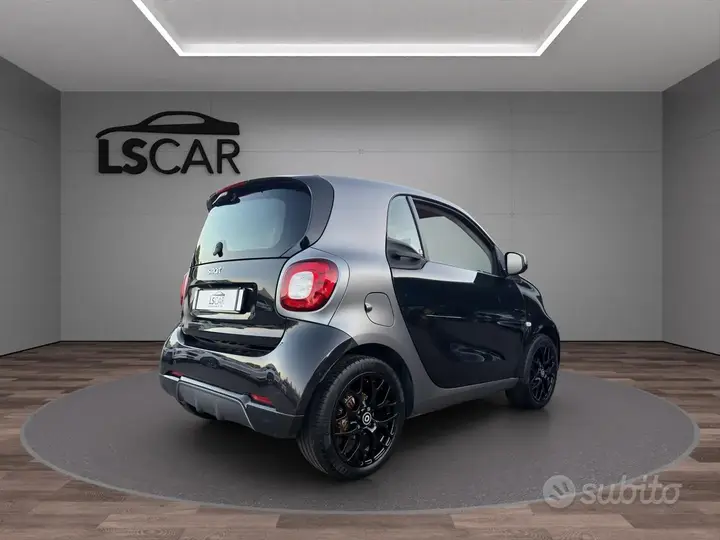 Smart Fortwo 2019 photo 3