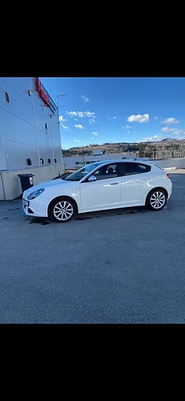 Alfa Romeo Giulietta 2010 photo 4