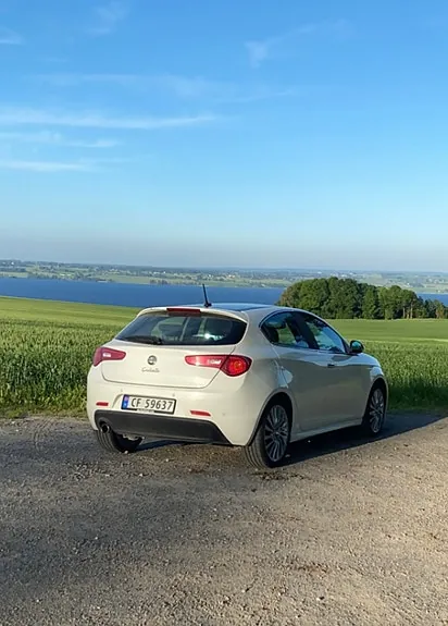 Alfa Romeo Giulietta 2010 photo 2