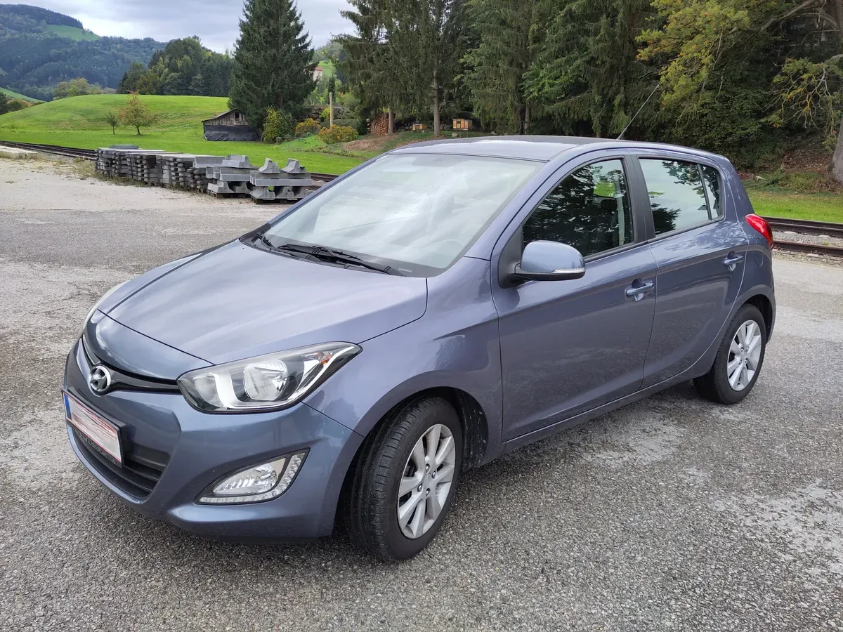 Hyundai I20 2013 photo 2