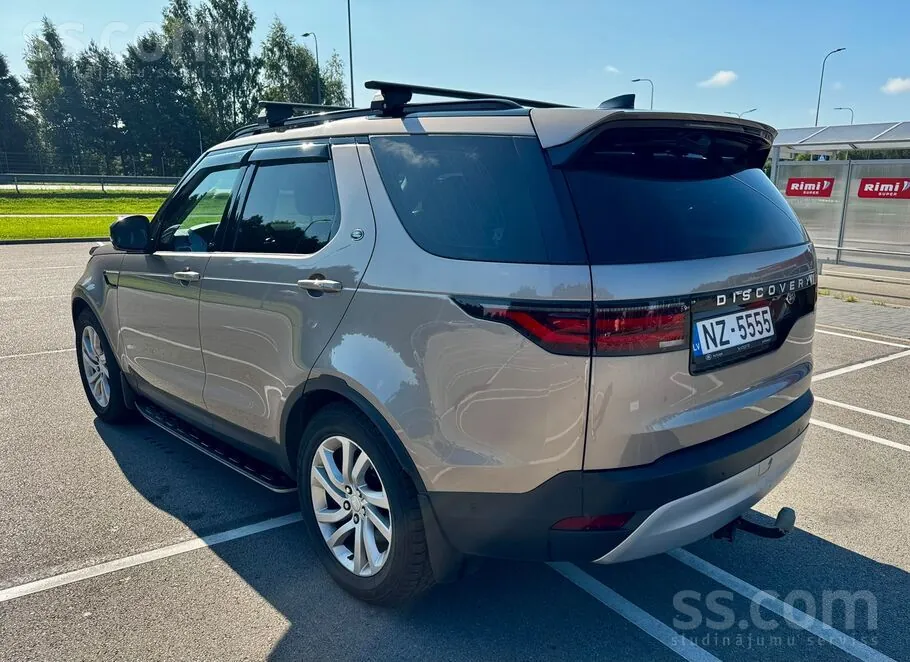 Land Rover Discovery 2021 photo 2