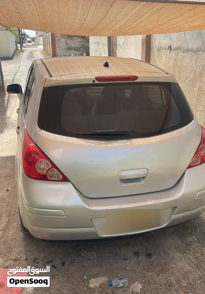 Nissan Tiida 2011 photo 3