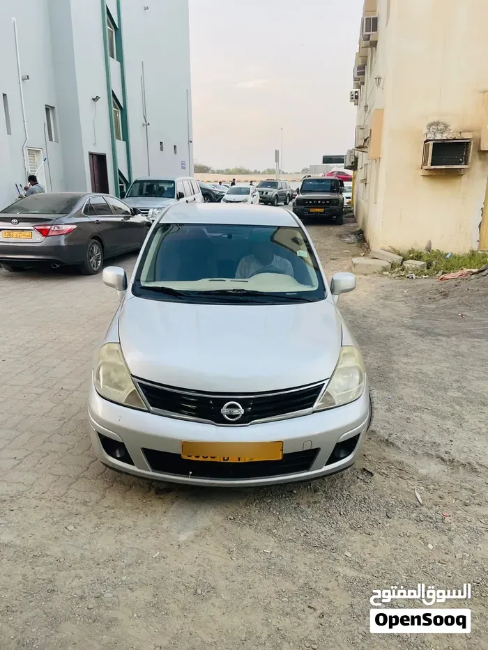 Nissan Tiida 2011 photo 4