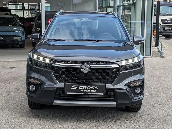 Suzuki S-Cross photo 3