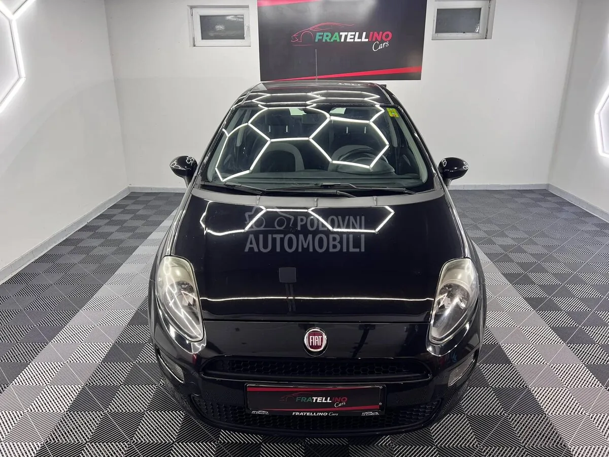 Fiat Grande Punto 2012 photo 2