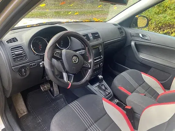 Skoda Yeti 2015 photo 4