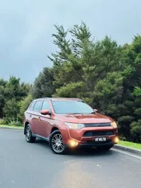Mitsubishi Outlander 2014 photo 2