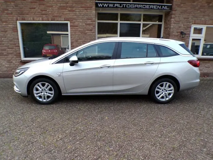 Opel Astra 2016 photo 2