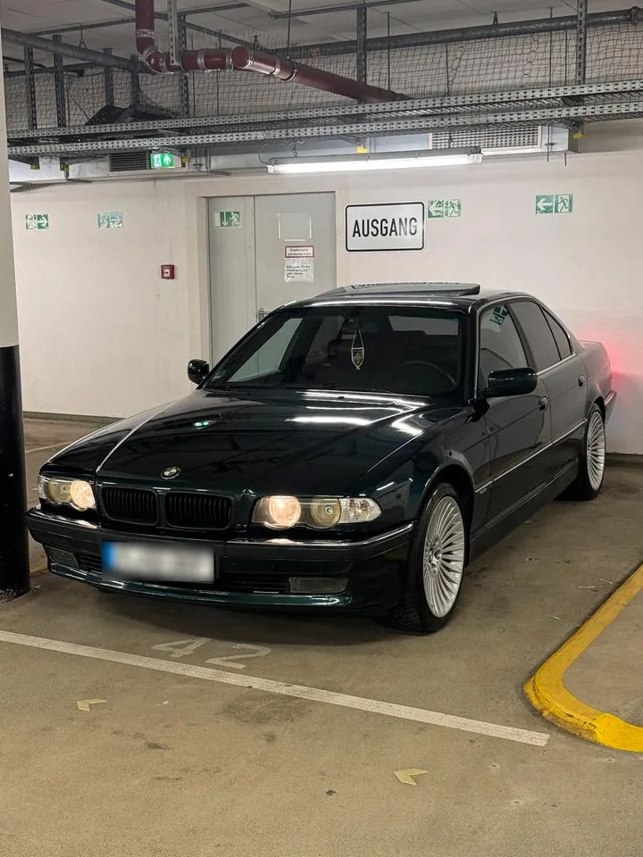 BMW E38 728I