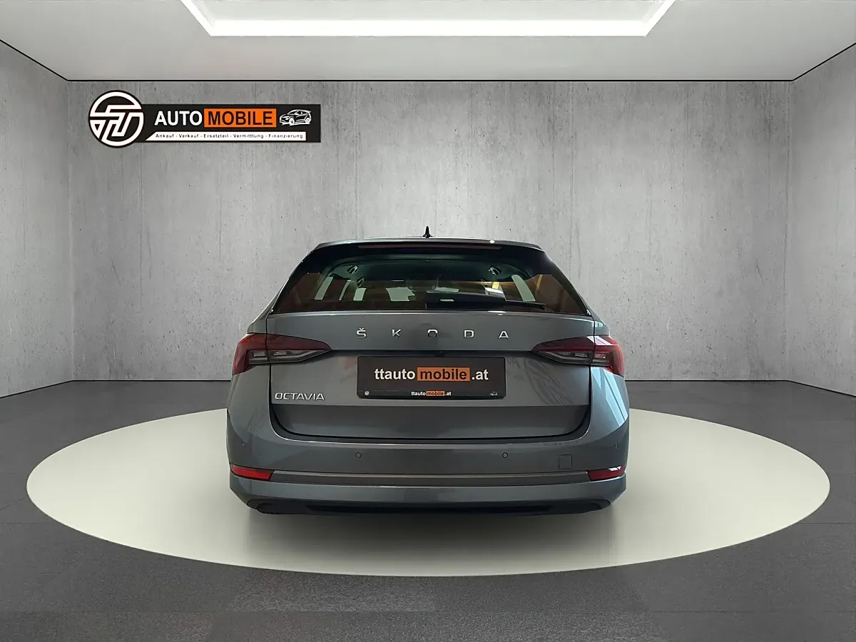 Skoda Octavia 2023 photo 3