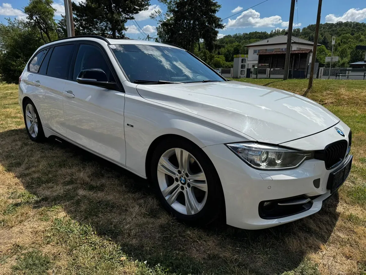 BMW 3 Series 2012 photo 3