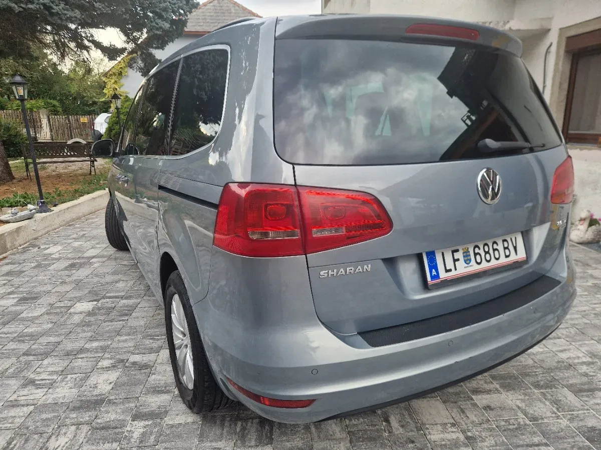 Volkswagen Sharan 2012 photo 2