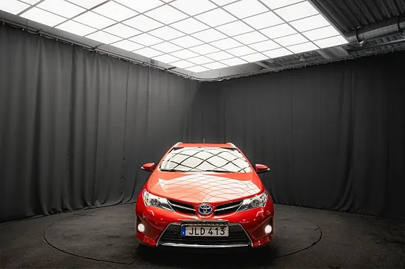 Toyota Auris 2014 photo 3