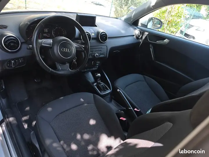 Audi A1 2010 photo 3