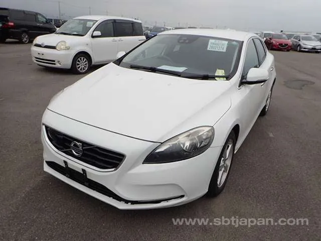 Volvo V40 2013 photo 2