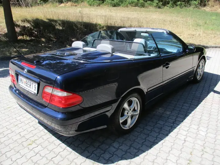 Mercedes-Benz Clk-Class 2001 photo 3