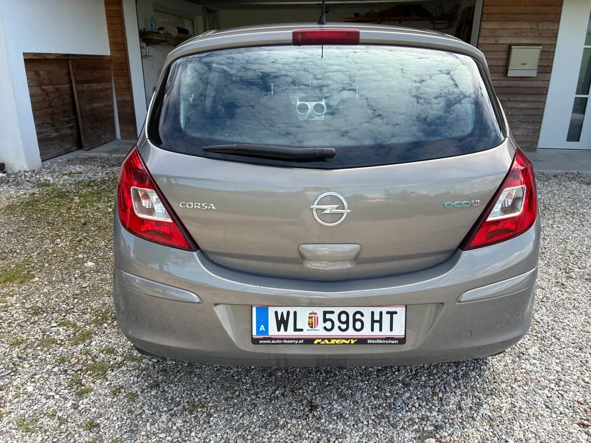 Opel Corsa 2011 photo 3