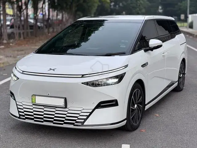 Xpeng X9