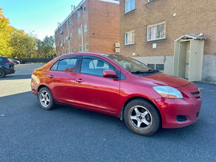 Toyota Yaris 2007 photo 2
